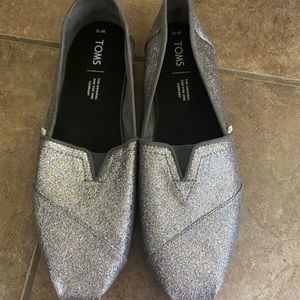 BRAND NEW!!! Women’s Toms size 10 slip on